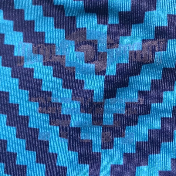 Workout leggings. - Picture 2 of 4